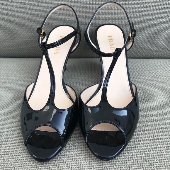 Prada Black Patent t-strap heel - Picture 2 of 7